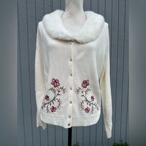 Norton McNaughton White Sweater with White Faux Fur Collar